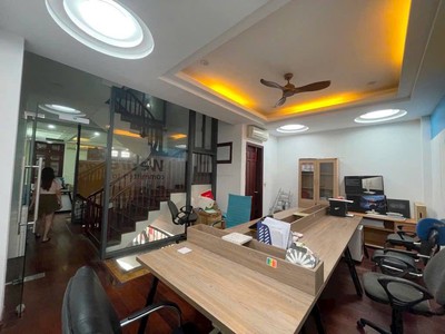 Vị trí vàng  bán nhà mặt phố khu lạc long quân 80m, mặt tiền 5m chỉ 34.5 tỷ 2