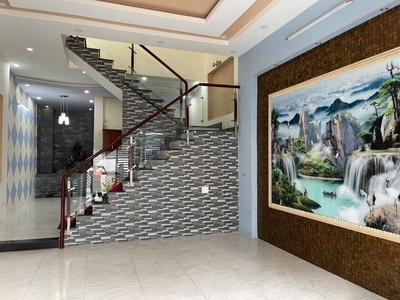 Bán nhà 3 tầng, 3pn,  đường số 8, linh xuân, thủ đức, tp hcm. dt 60m2, sổ hồng, giá 4.85  tỷ. 2