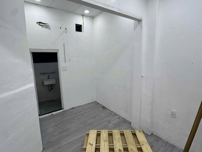 Cho thuê riêng tầng trệt hoặc cho thuê nguyên căn mt trần minh quyền   q10 3