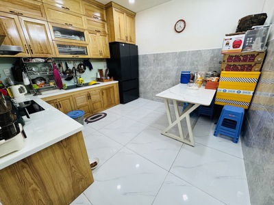 Bánnhà mt dương quảng hàm 60m, 3tầng btct, đường26m có vỉa hè   16tỷtl 3