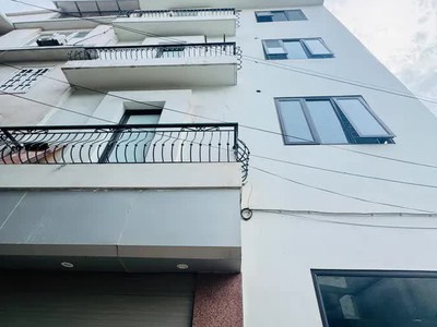 Nhà đẹp lô góc ô tô chạy vòng quanh phố thanh am 62 m2 x 5 tầng 12.2 tỷ long biên hà nội. 0