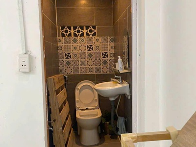 Cho thuê riêng tầng trệt hoặc cho thuê nguyên căn mt trần minh quyền   q10 4