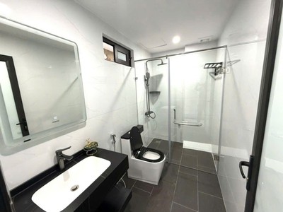 Bán nhà lô góc ngọc thụy   long biên  6 tầng thang máy   ô tô 7 chỗ vào nhà 2
