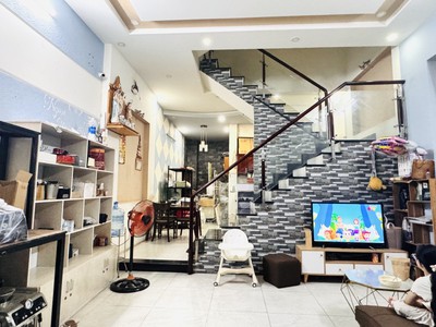 Bán nhà 3 tầng, 3pn,  đường số 8, linh xuân, thủ đức, tp hcm. dt 60m2, sổ hồng, giá 4.85  tỷ. 1