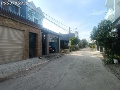 Bán nhà 5 x 20m, 100m2 thổ cư, phường thuận an, bình dương đã hoàn công, giá 5 tỷ 4