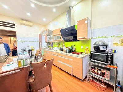 Phân lô cầu giấy - 2 thoáng trước sau - khu vực dân trí cao - chủ thiện chí - giá đầu tư 3