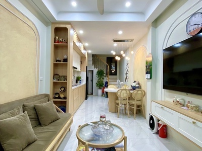 Lạc long quân 35m x5 tầng 11,55 tỷ-15m ô tô tránh,phân lô,thang máy,ngõ thoáng rộng 0