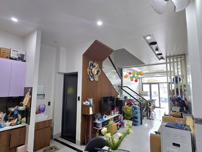 Bán nhà thủ đức, linh đông, đường số 8, 4x15m, 4 tầng, 4pn, sh, 7.35 tỷ. 2