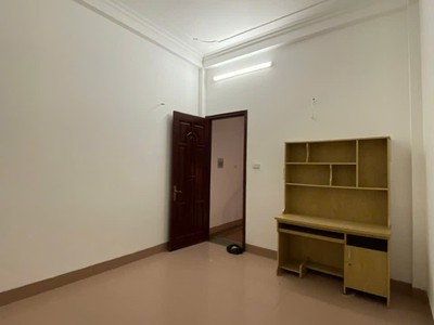 Bán nhà nguyễn văn cừ   trung tâm long biên  62m    chỉ 9.5 tỷ 0