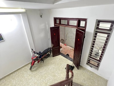 Bán nhà tây hồ - lạc long quân, gần hồ tây, dt43m2, 5 tầng, mt4m, 5p. ngủ  chỉ 8.5 tỷ 0