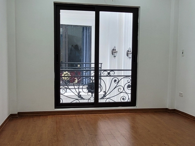 Mua nhà mới xây tại ngõ 279 phúc lợi 30m  x 5 tầng   giá 6.65 tỷ   về ở ngay 2