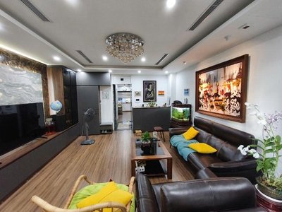Hiếm  bán nhà khu liễu giai ô tô qua cửa, 5 tầng ở ngay, 64m chỉ 19 tỷ 0