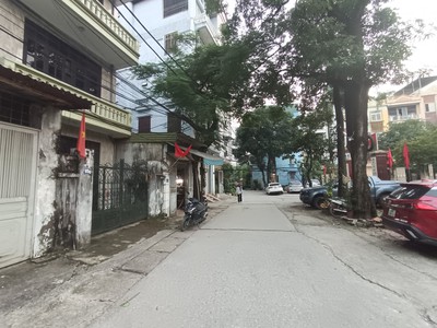 Bán nhà Ngõ 282 Kim Giang- cạnh KĐT, trường, chợ, ô tô- Dân xây- 45m, 5 tầng. Giá 11 tỷ 5