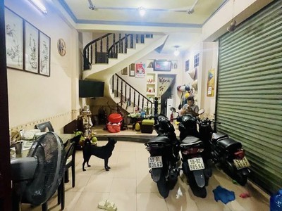 N.gộp - mt khu bàn cờ họ lê - 80m - 4 tầng - 12pn - dòng t.iền 25tr nhỉnh 11 tl 3