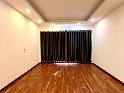 Bán nhà đẹp   nguyễn văn linh, long biên  ngõ ô tô   5 tầng hiện đại 4