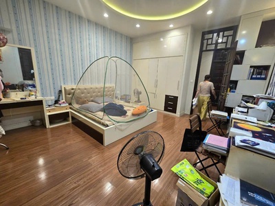 Hiếm  bán nhà khu liễu giai ô tô qua cửa, 5 tầng ở ngay, 64m chỉ 19 tỷ 1