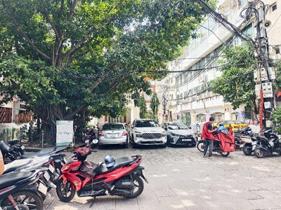 Cầu giấy  dt 42m giá 15,3 tỷ,ô tô đỗ cửa,cách phố 20m,kinh doanh 0
