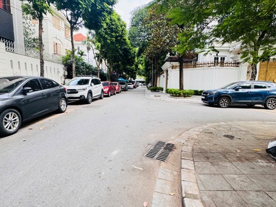 Bán nhà phố hoàng văn thái, ô tô tránh, ô tô đỗ của ngày đêm, mặt tiền 6,5m kd sầm uất giá nhỉnh 15 0