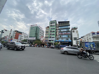 Cho Thuê Văn Phòng Mặt Tiền Đường Cộng Hoà Quận Tân Bình.DT:185m.Giá 57tr 0