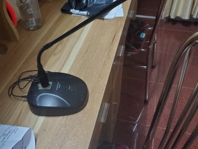 Dọn nhà cần bán Mic hội nghị cổ ngỗng như hình 0