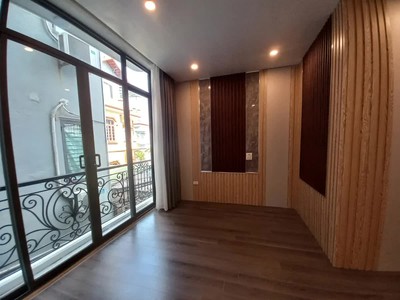 Nhà mới ở luôn 1 nhà ra ô tô  phúc lợi 39.8m2  5 tầng 7.5 tỷ long biên hà nội. 1