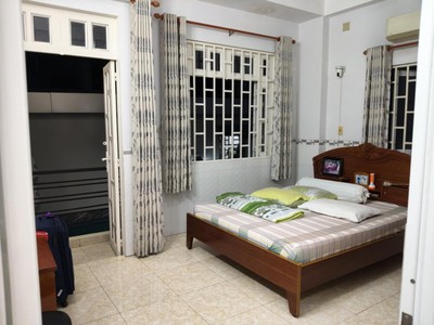 Bán nhà trệt 2 lầu sân thượng 4 pn 4 wc mới đẹp  4.9x11   hẻm thông thoáng 4