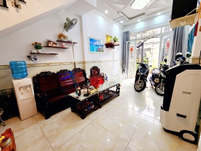 Nhà 2 lầu hẻm 141 tám danh p.chánh hưng p4q8 0