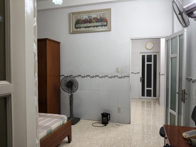 Bán nhà trệt 2 lầu sân thượng 4 pn 4 wc mới đẹp  4.9x11   hẻm thông thoáng 2