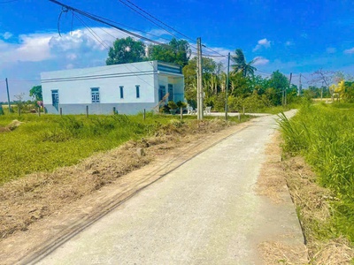 Giang còn 3 nền thổ 100, sổ hồng riêng, thuộc xã đức tân- tân trụ 1