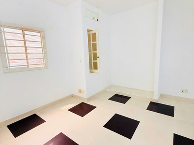 Bán nhà khu vip p5 tân bình   xe hơi ngủ nhà   sát mặt tiền phạm văn hai   95m   5x19m . 4