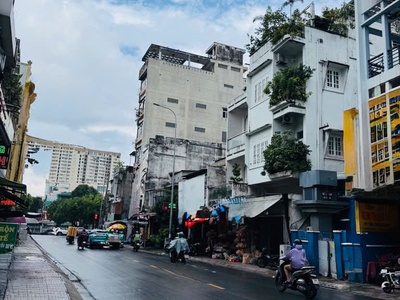 Bán nhà khu vip p5 tân bình   xe hơi ngủ nhà   sát mặt tiền phạm văn hai   95m   5x19m . 1