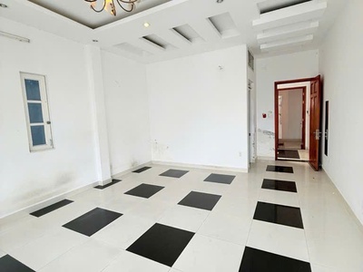 Bán nhà khu vip p5 tân bình   xe hơi ngủ nhà   sát mặt tiền phạm văn hai   95m   5x19m . 3