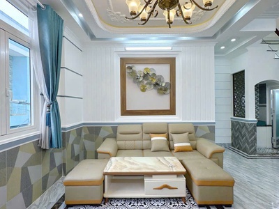 Nhà 1 trệt 3 lầu, sân thượng, góc 2 mặt tiền, có chỗ đậu ôtô trong nhà 4