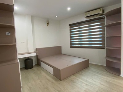 Bán nhà 5 tầng mới xây   trục nguyễn văn linh, long biên   ô tô vào nhà 0