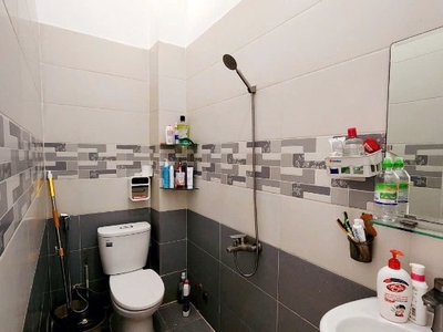 Nhà 2 lầu hẻm 141 tám danh p.chánh hưng p4q8 4