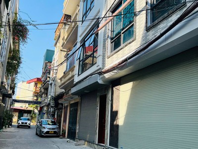 Tựu liệt, hoàng liệt 42m, 4 tầng, 10,3 tỉ, lô góc, đường to oto tránh 0