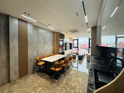 Nhà đẹp ô tô đỗ cửa phố nguyễn văn cừ  42m2 x 7 tầng mặt tiền 3.8m  17.5 tỷ long biên. 4