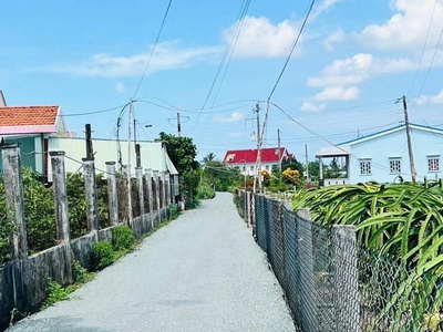 Mặt tiền đường nhựa   gần trung tâm thị trấn tầm vu 2