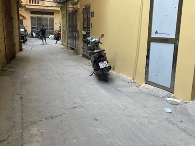 Bán đất tặng nhà C4 ngõ phố Ngọc Hồi oto đỗ cửa DT 40m SDCC giá 6.9 tỷ 0