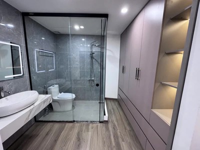 Nhà mới ô to đỗ cửa- vào nhà phúc lợi 41.8m2  6 tầng 8.3 tỷ long biên hà nội. 1