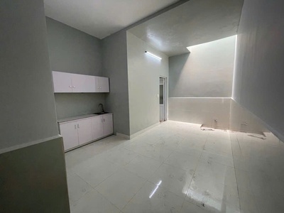 Nhà 1 trệt 1 lầu   hẻm ô tô   khu vip hiệp thành   88m    chỉ 5.8 tỷ 0