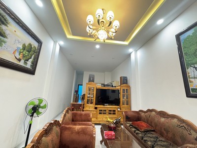 Bán nhà đường nguyễn xiển, q.9: 66m2, 3 tầng, 4pn, sh, 5.5 tỷ. lh: 0933125879 0