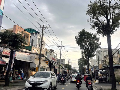 Cực hiếm  nhà 3 tầng btct linh đông   58m  hẻm xe hơi, giá chỉ 5.6 tỷ, gần phạm văn đồng   sổ riêng. 1