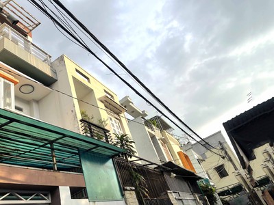 Cực hiếm  nhà 3 tầng btct linh đông   58m  hẻm xe hơi, giá chỉ 5.6 tỷ, gần phạm văn đồng   sổ riêng. 0