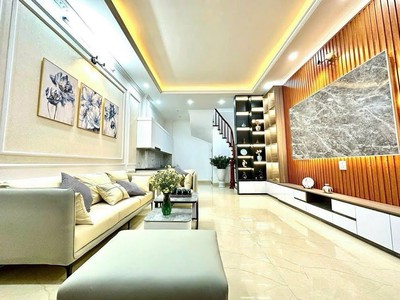 Nhỉnh 10 tỷ nhà vài bước chân là ra công viên cầu giấy, 5t x 40m2. 1