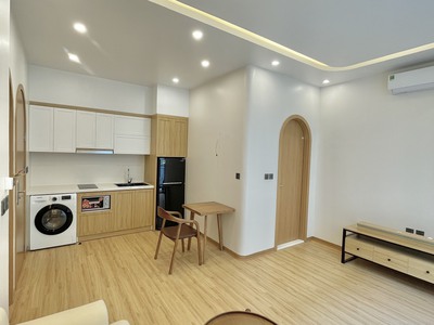 Cho thuê căn hộ 1 ngủ tách bếp giá 12tr bao hết dịch vụ tại Vinhomes Marina 1