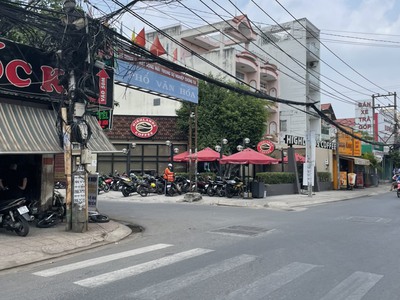 Bán toà nhà 6 tầng  8.5x30  giá 29 tỷ đường nguyễn ảnh thủ 1