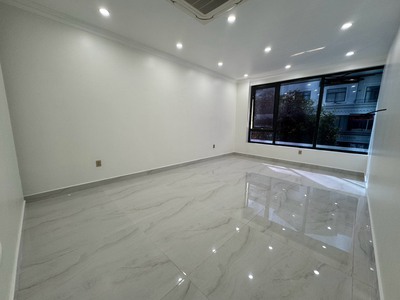 Cho thuê văn phòng tầng 2 90m2 tại Vinhomes Marina  giá chỉ 9tr 2