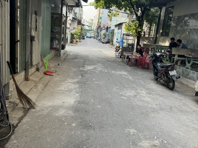 Bán nhà chính chủ- vị trí đẹp, giá tốt, sổ hồng riêng quận bình tân 0