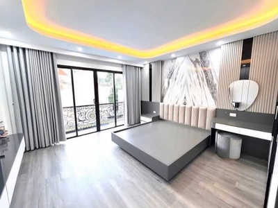 Ngoại giao đoàn/ xuân đỉnh- 6 tầng thang máy x dt 43m2- mt 4.3m- lô góc thoáng sáng- sát ô tô đỗ- 4